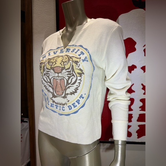 Zoe + Liv University Athletic Department Tiger Crest waffle long sleeve XS or XL - Picture 6 of 11